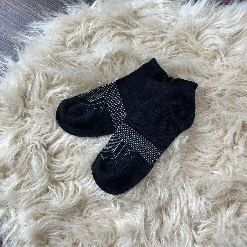 Brand new Lot of 5 pairs Black Ankle Socks OS